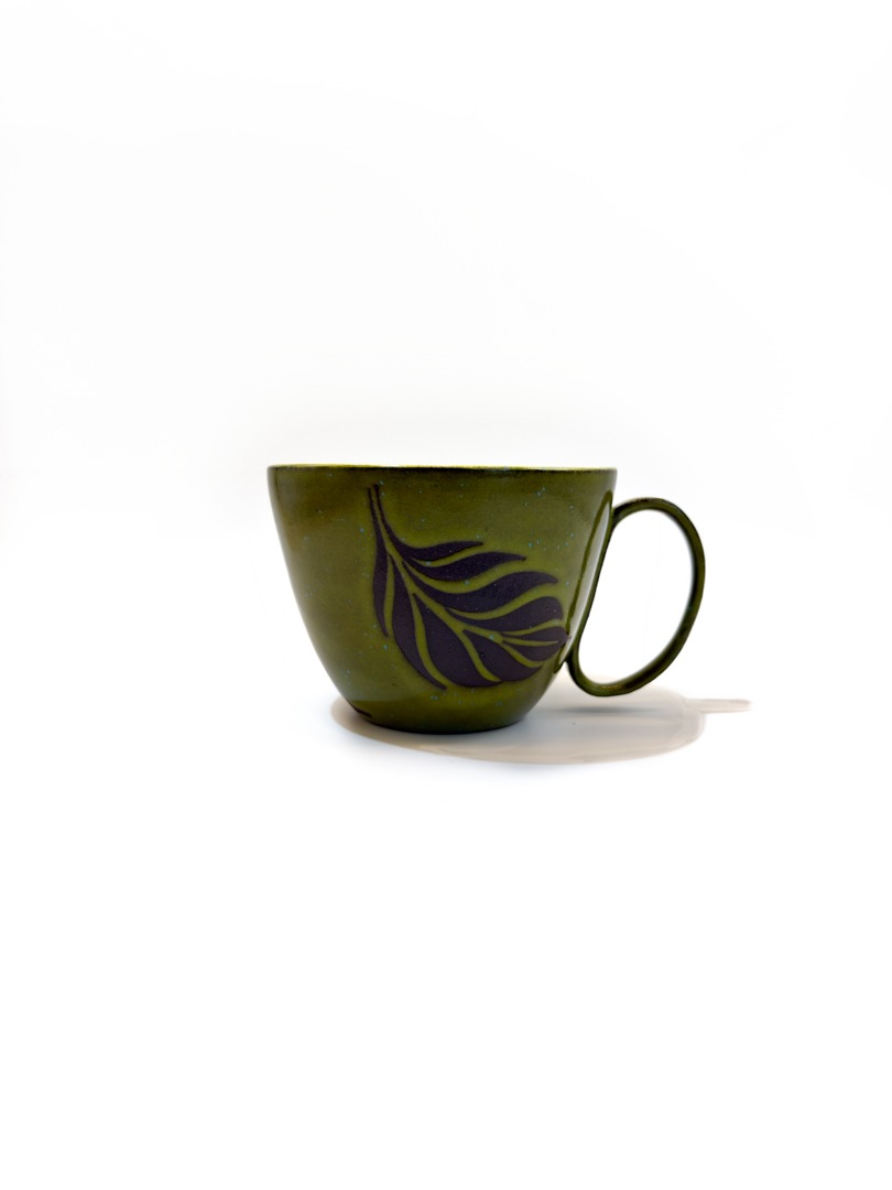 Caneca cerâmica costela de adão — Yamaguchi Studio (peça única feita à mão por Marisa Yamaguchi)