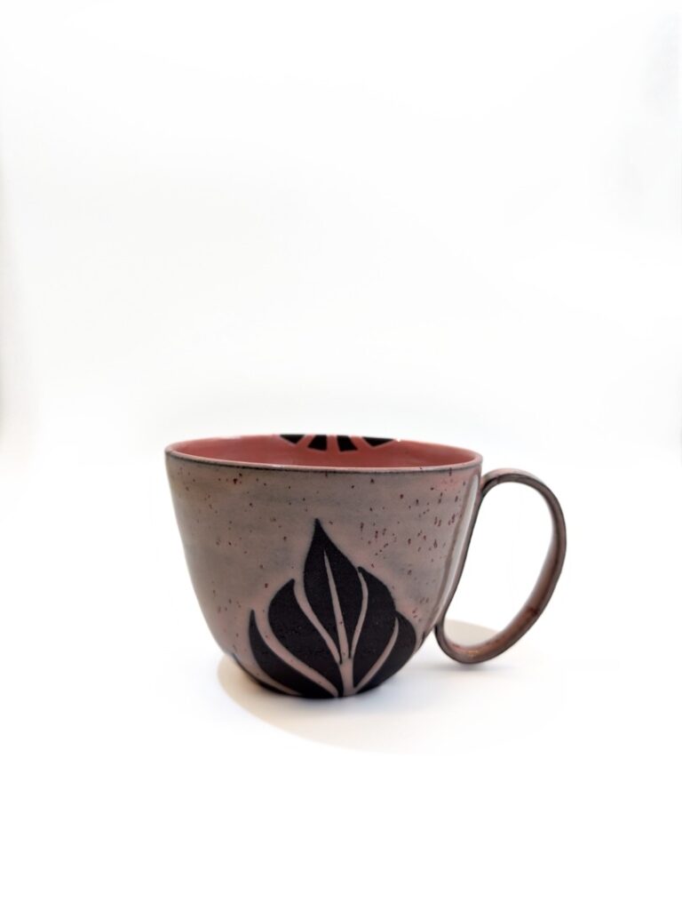 Caneca cerâmica lilás — Yamaguchi Studio (peça única feita à mão por Marisa Yamaguchi)