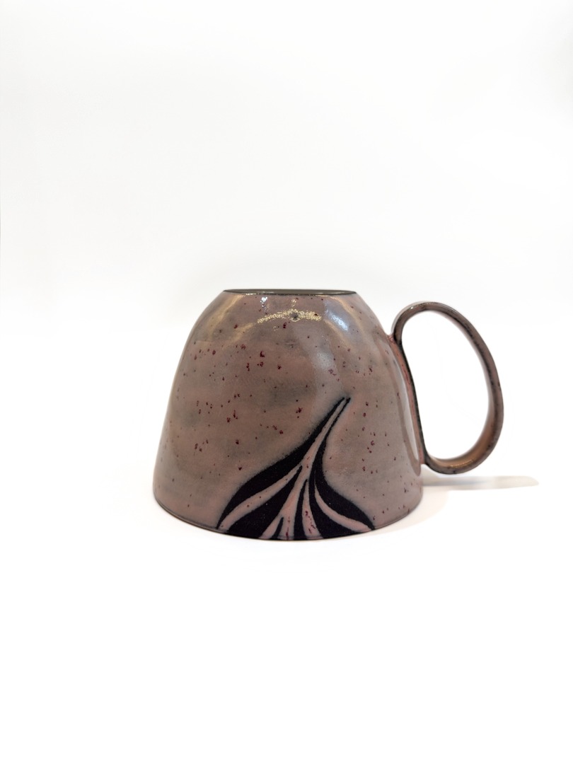 Caneca cerâmica lilás — Yamaguchi Studio (peça única feita à mão por Marisa Yamaguchi)