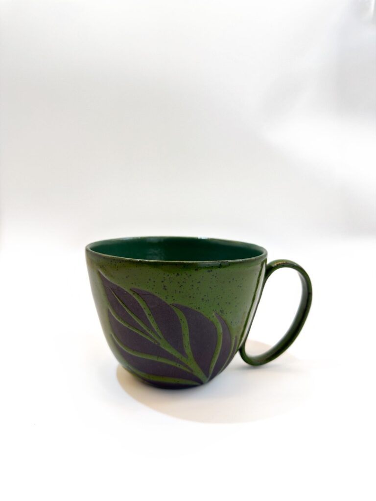 Caneca cerâmica costela de adão — Yamaguchi Studio (peça única feita à mão por Marisa Yamaguchi)