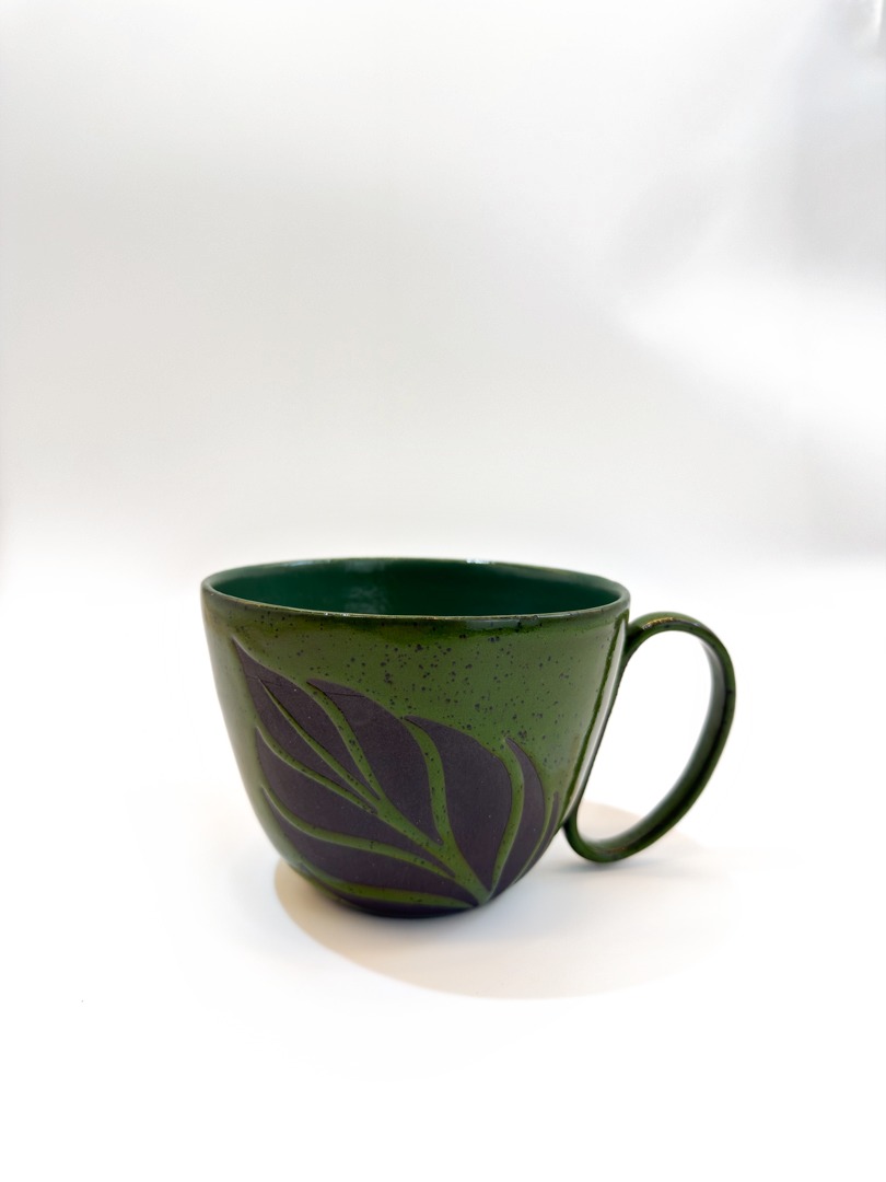Caneca cerâmica costela de adão — Yamaguchi Studio (peça única feita à mão por Marisa Yamaguchi)
