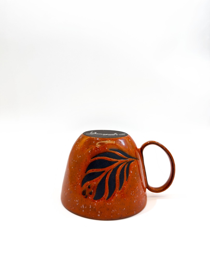 Caneca cerâmica costela de adão — Yamaguchi Studio (peça única feita à mão por Marisa Yamaguchi)