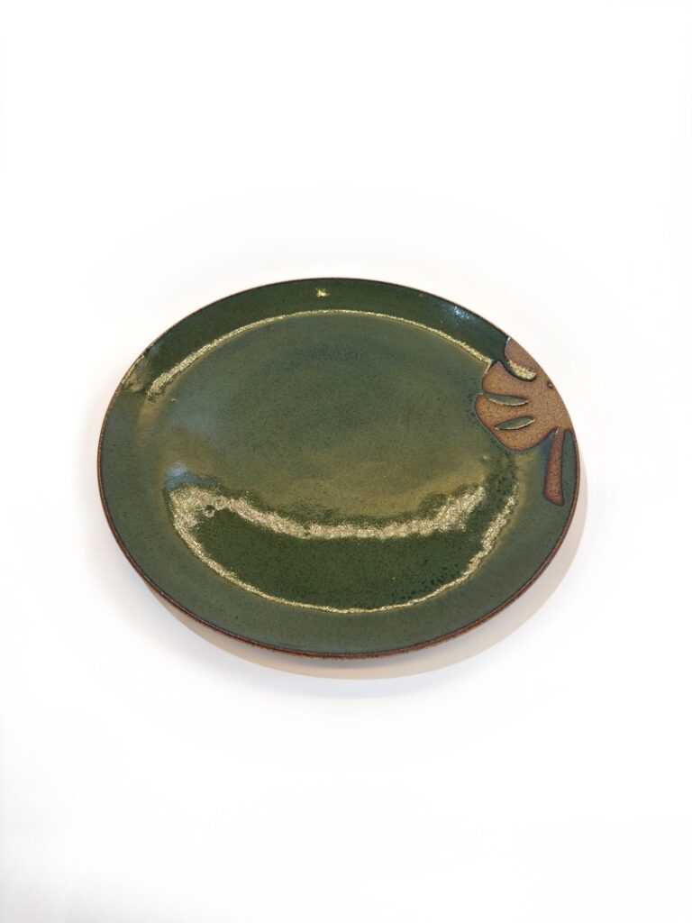 Prato costela de adão floresta — Yamaguchi Studio (peça única feita à mão por Marisa Yamaguchi)