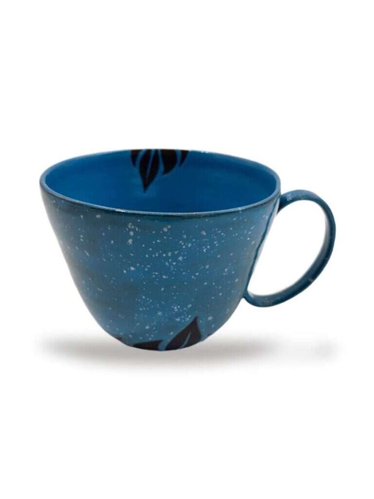 Xícara cerâmica azul-petróleo, Yamaguchi Studio (peça única feita à mão por Marisa Yamaguchi)